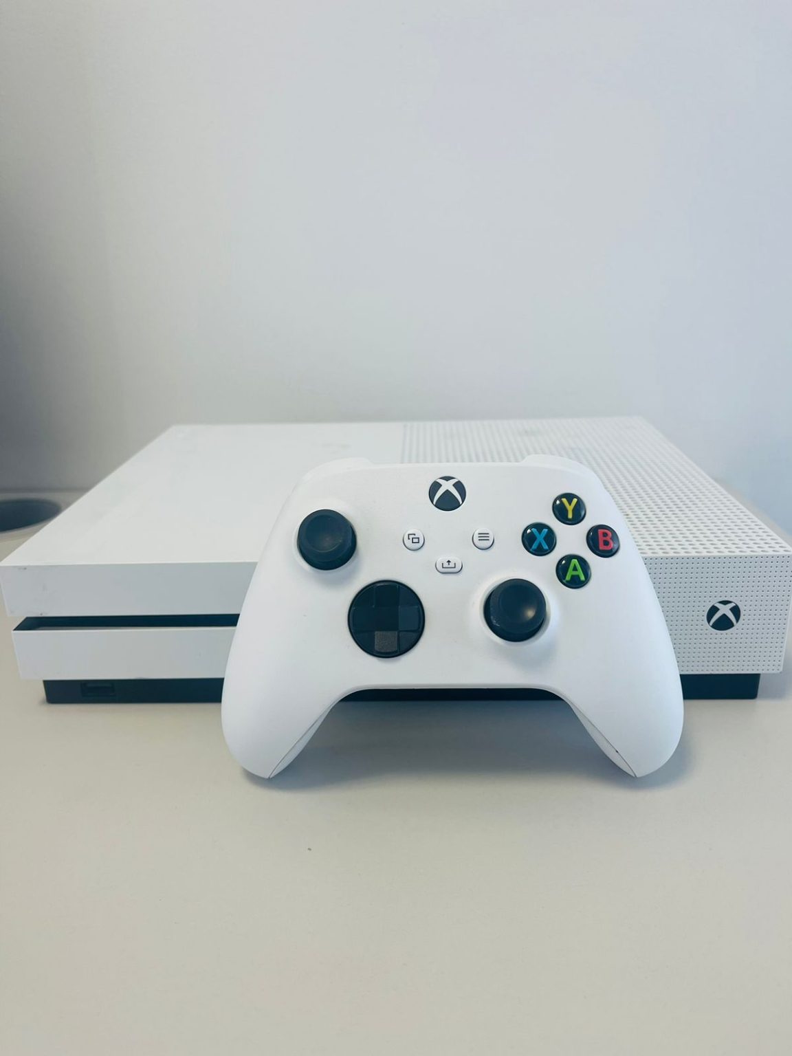 Xbox One S 1TB Disc White Refurbished